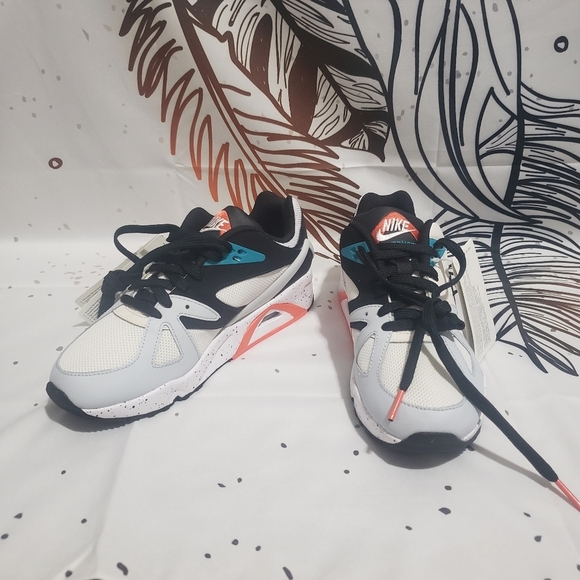 Nike Air Structure - big kids - Picture 1 of 5